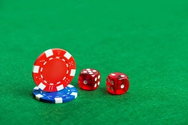 Microgaming slot game interface on mobile device